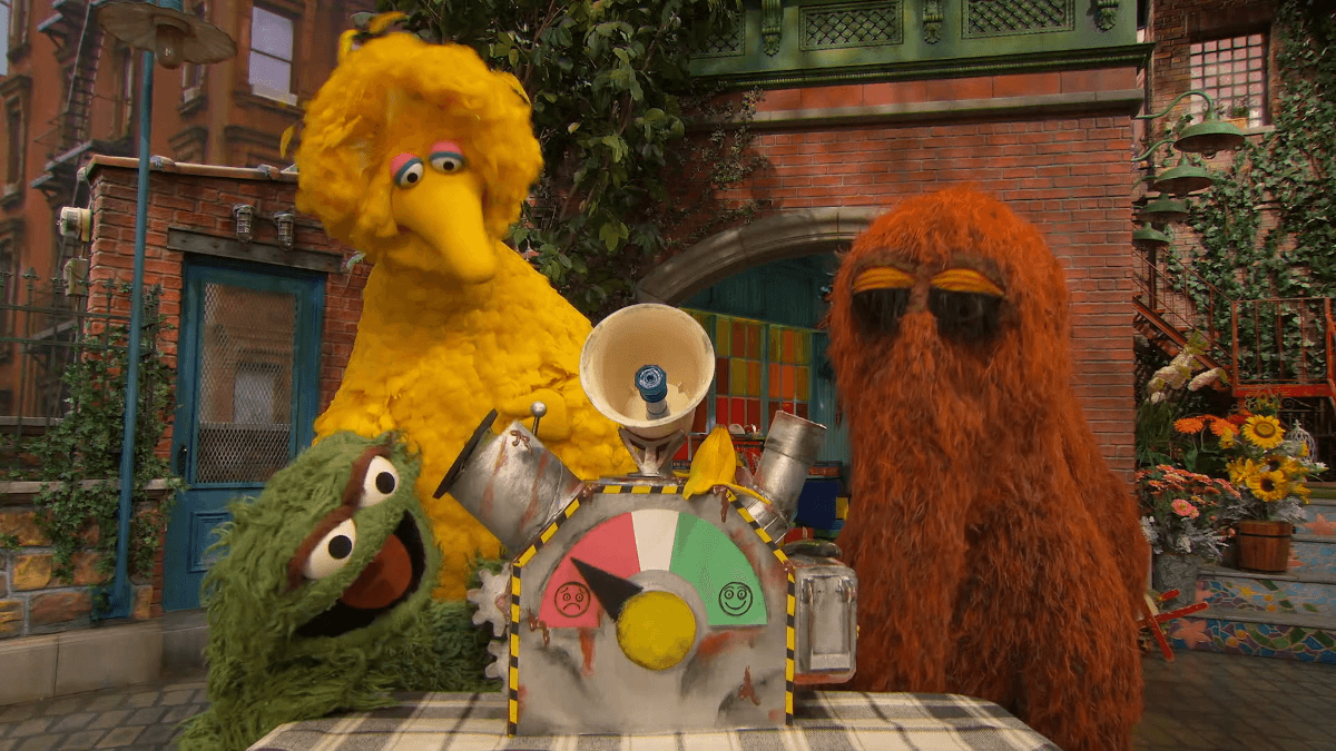 Oscar tries to find someone who’s feeling disappointed by using his disappoint-o-meter.