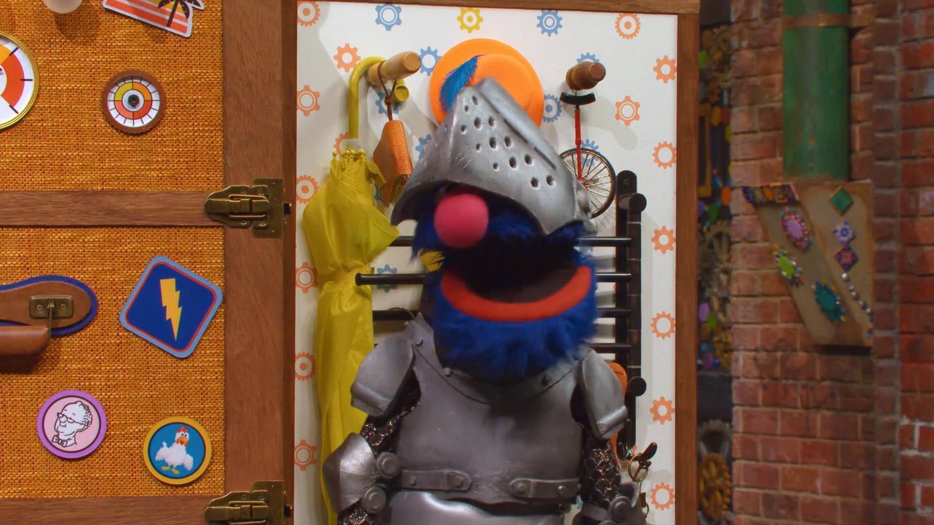 Grover sings about all the wonderful things in his suitycase.