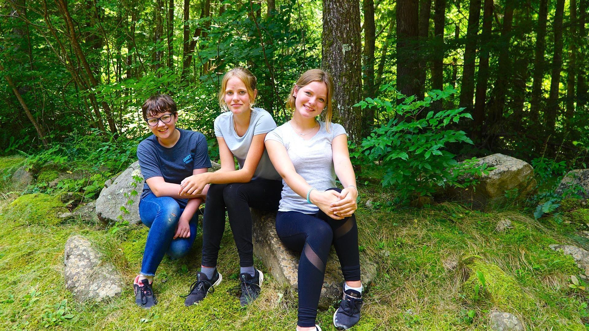 Tennessee SciGirls explore Great Smoky Mountains National Park in search of salamanders.